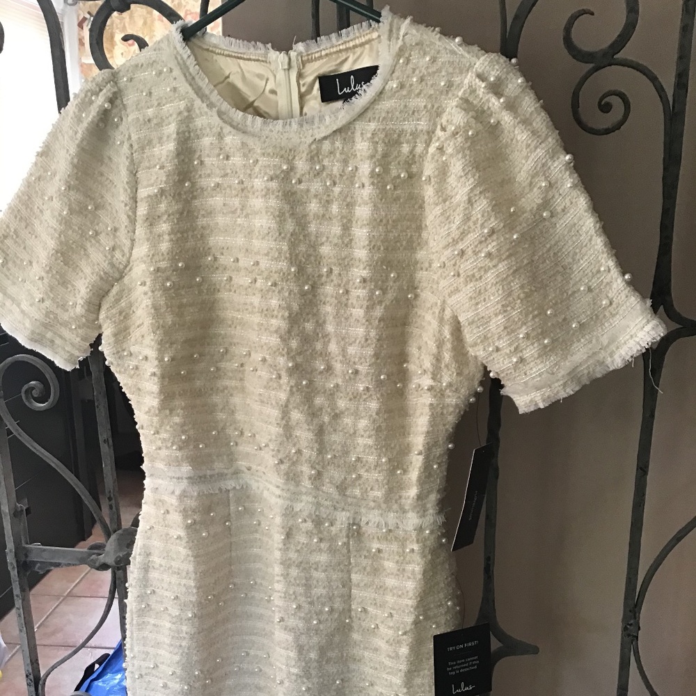 Lulus beige short sleeve dress  w/ pearls Size XS